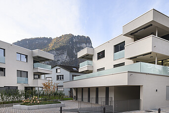 residential: Alte Bahnhofstrasse 5, Bahnhofstrasse 18, Näfels